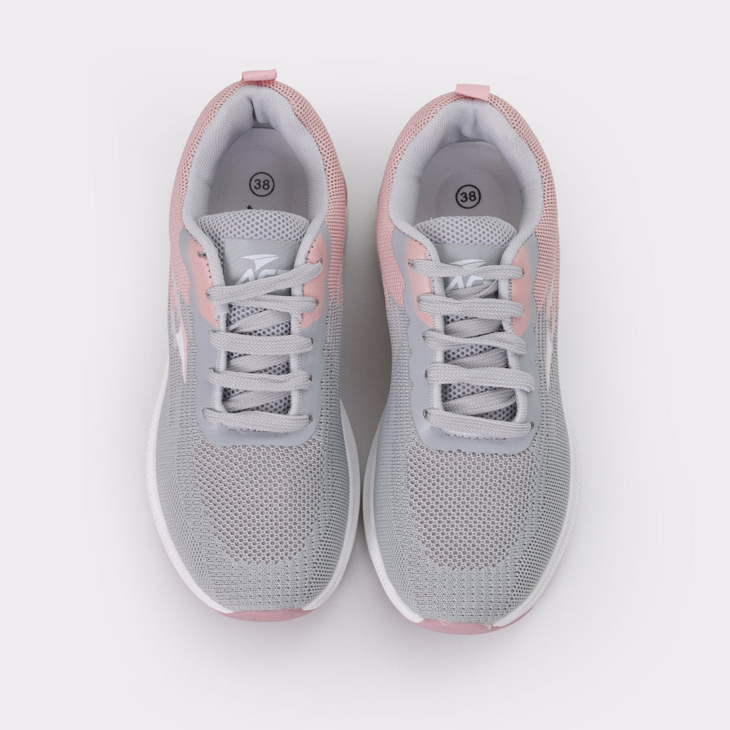 Women's lace-up sneakers