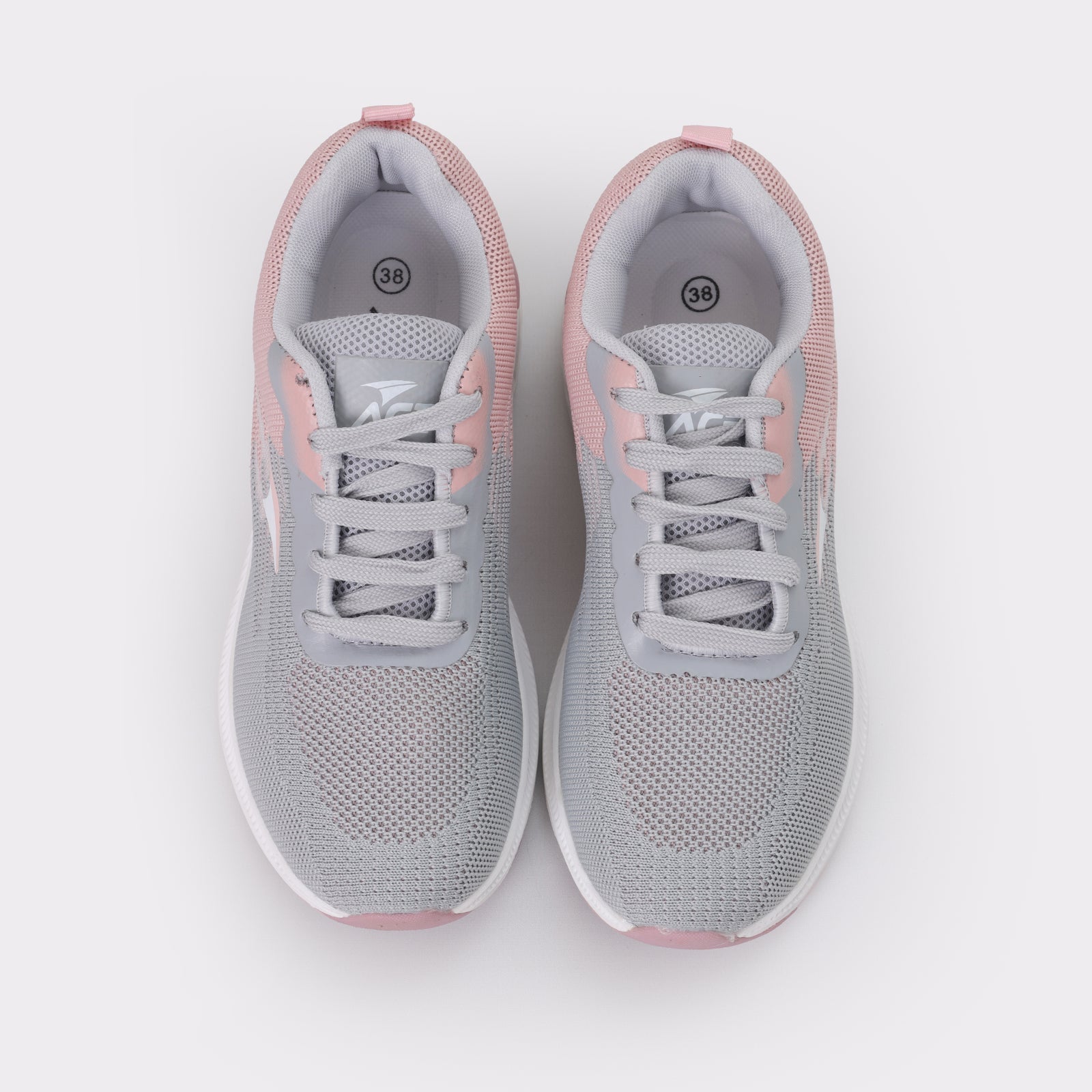 Women's lace-up sneakers