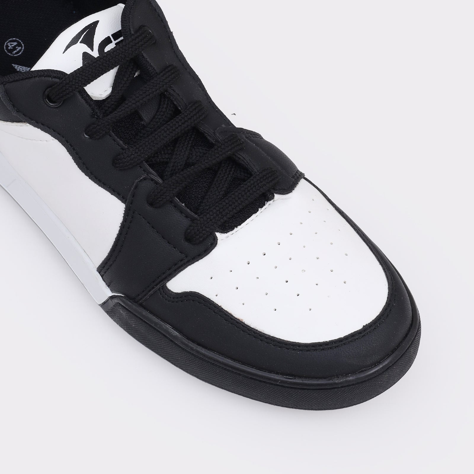 Men Sneakers